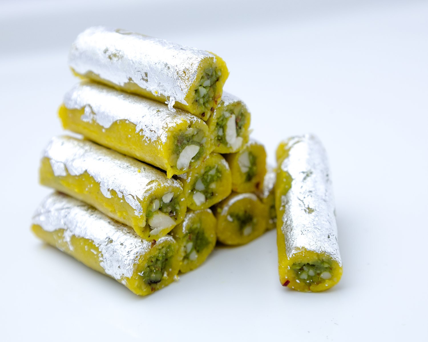 Kaju Pista Roll